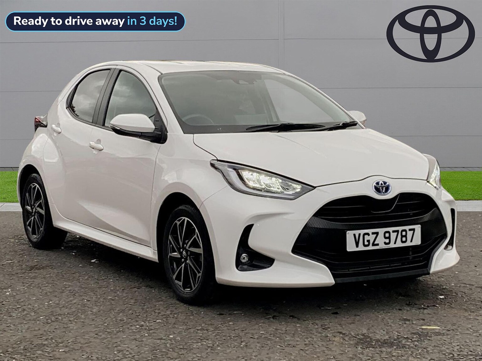 Main listing image - Toyota Yaris