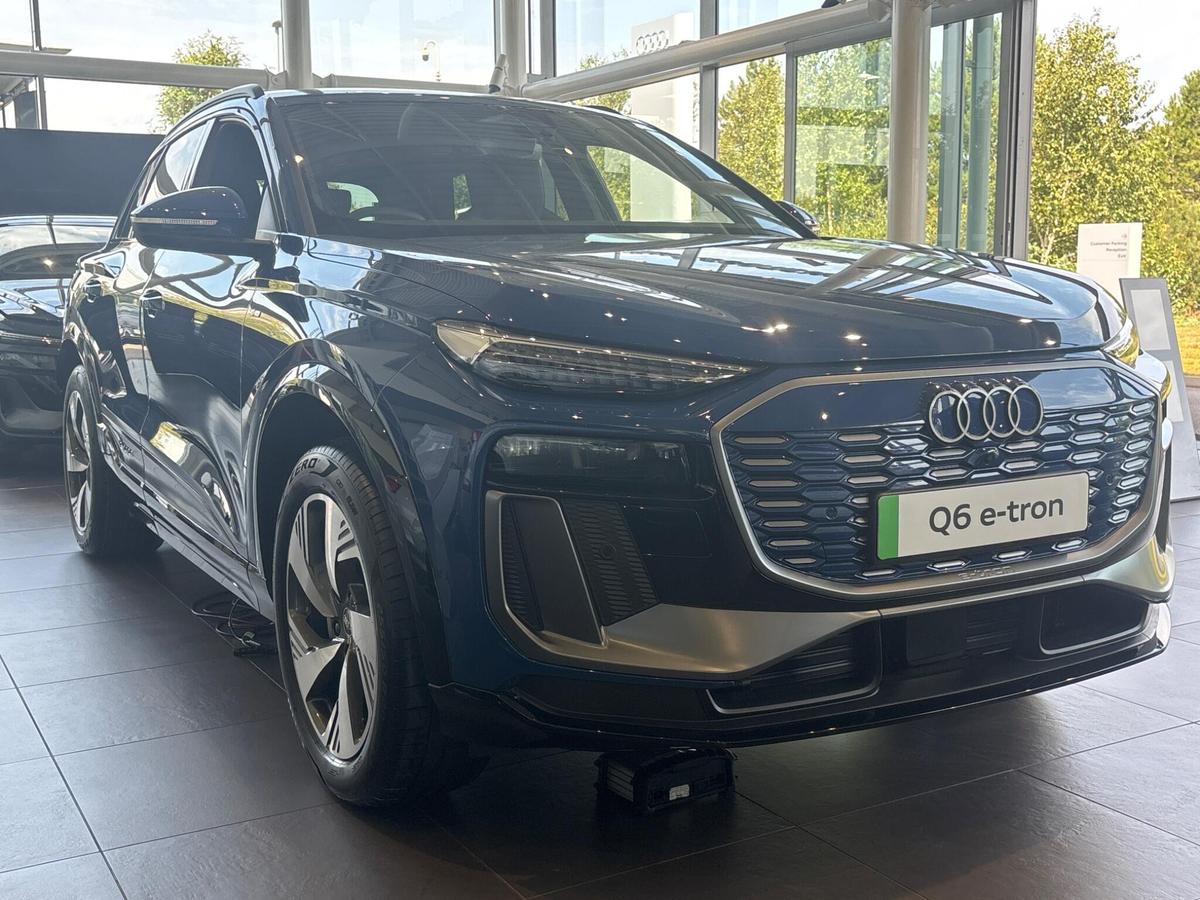 Main listing image - Audi Q6 e-tron