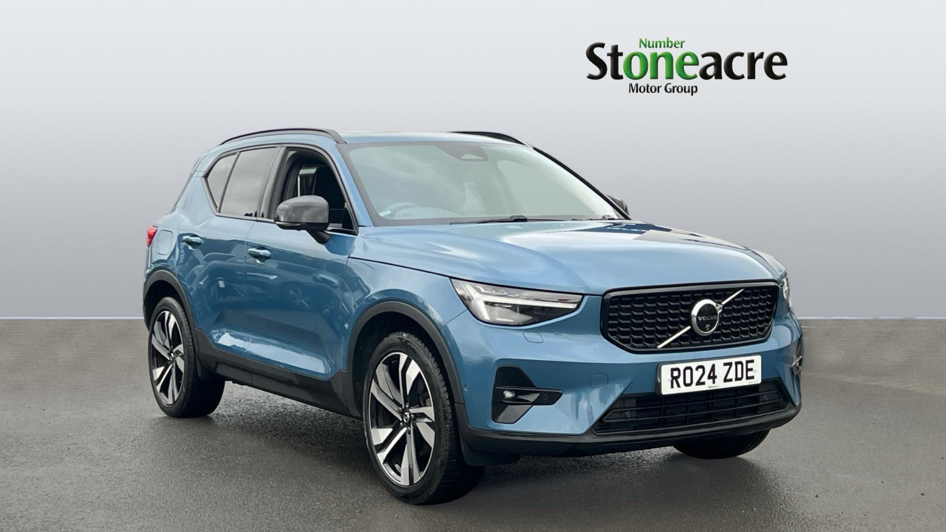 Main listing image - Volvo XC40