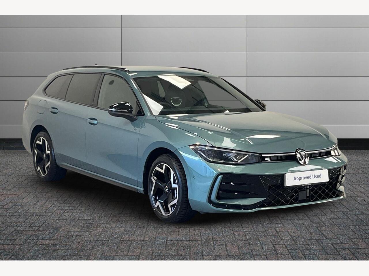 Main listing image - Volkswagen Passat Estate