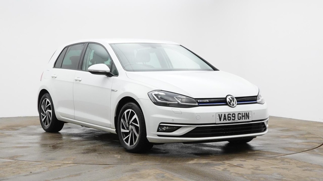 Main listing image - Volkswagen Golf