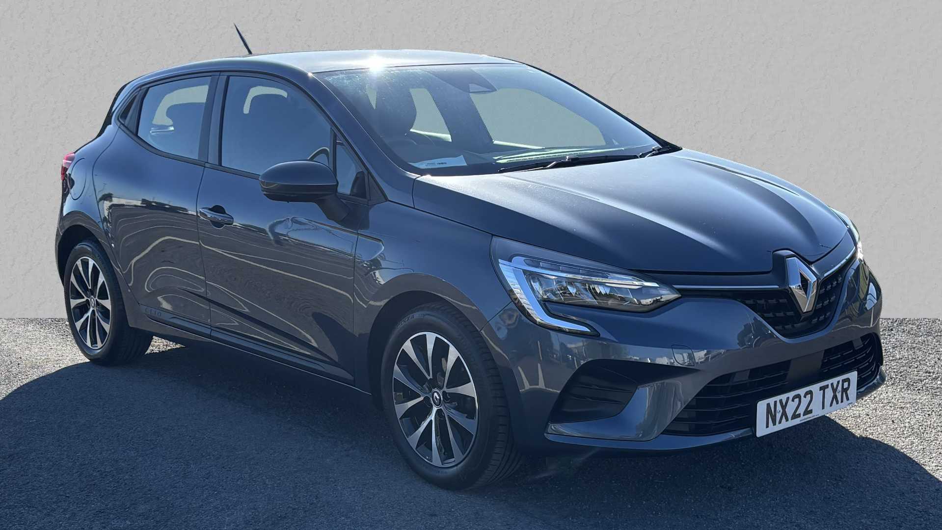 Main listing image - Renault Clio