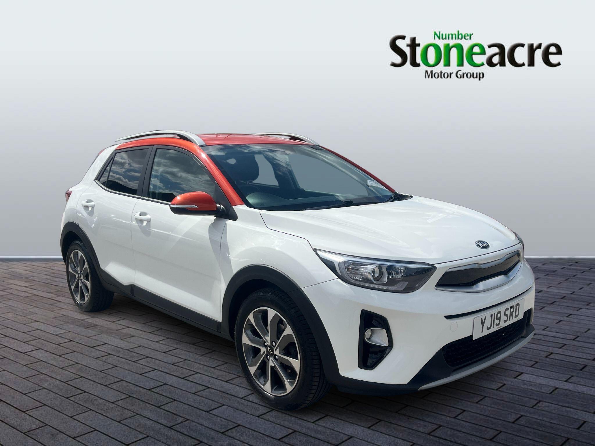 Main listing image - Kia Stonic