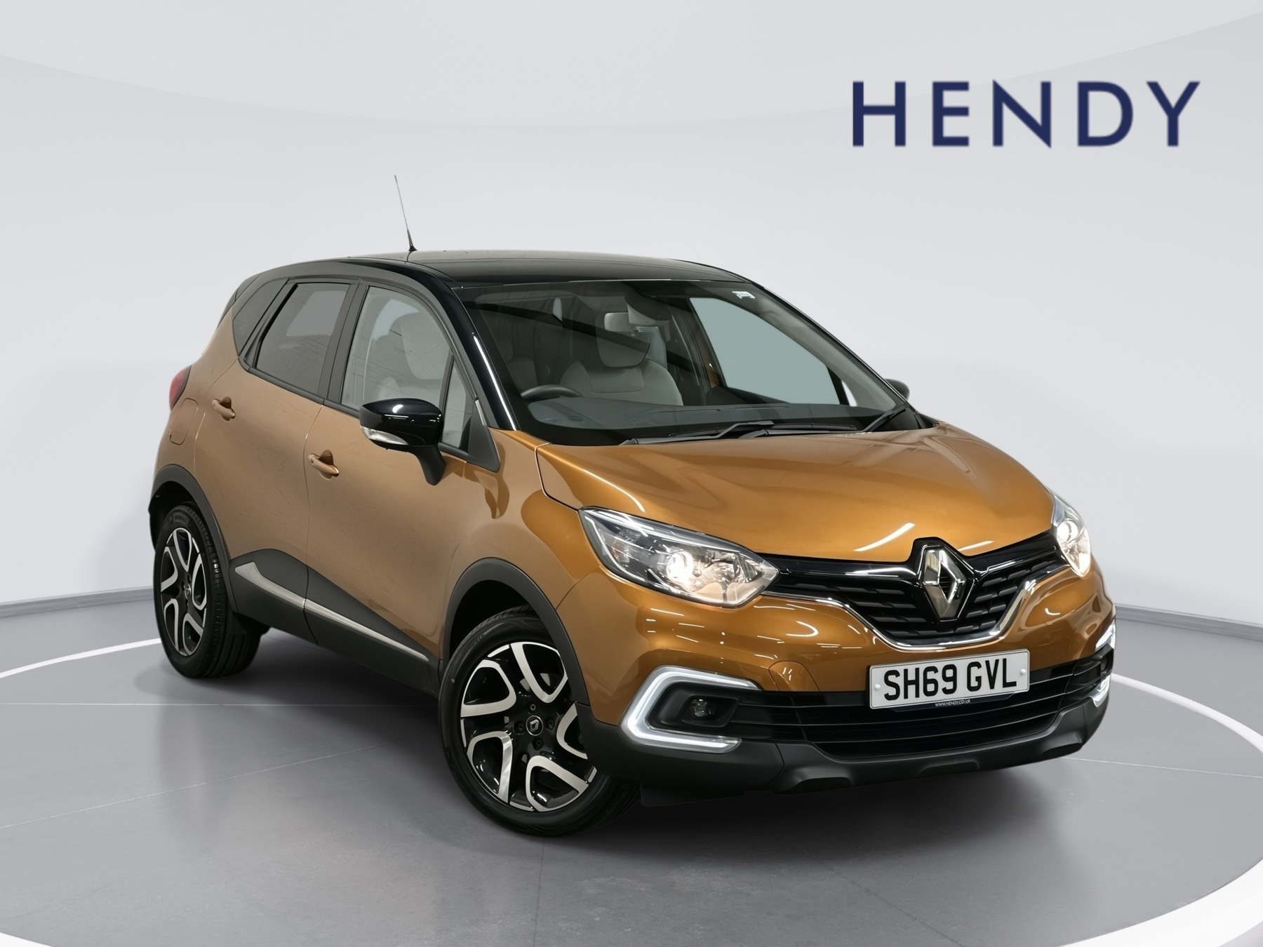 Main listing image - Renault Captur