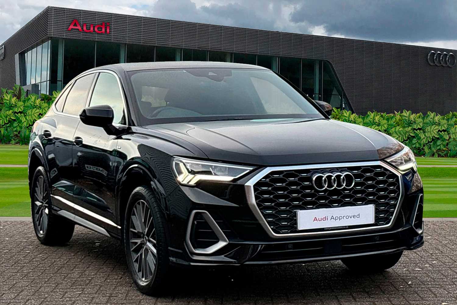 Main listing image - Audi Q3