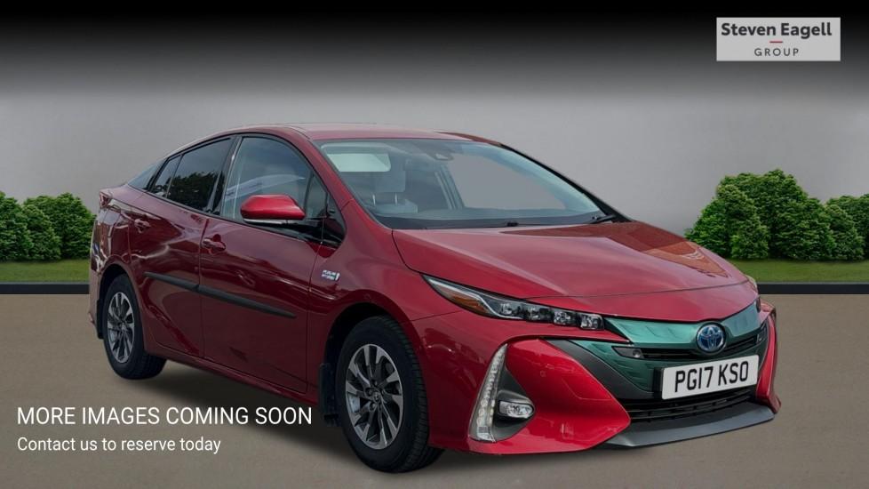 Main listing image - Toyota Prius Plug-In