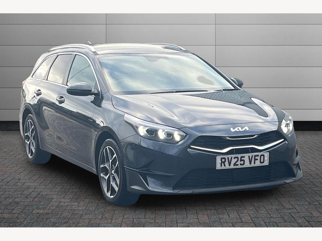Main listing image - Kia Ceed SW
