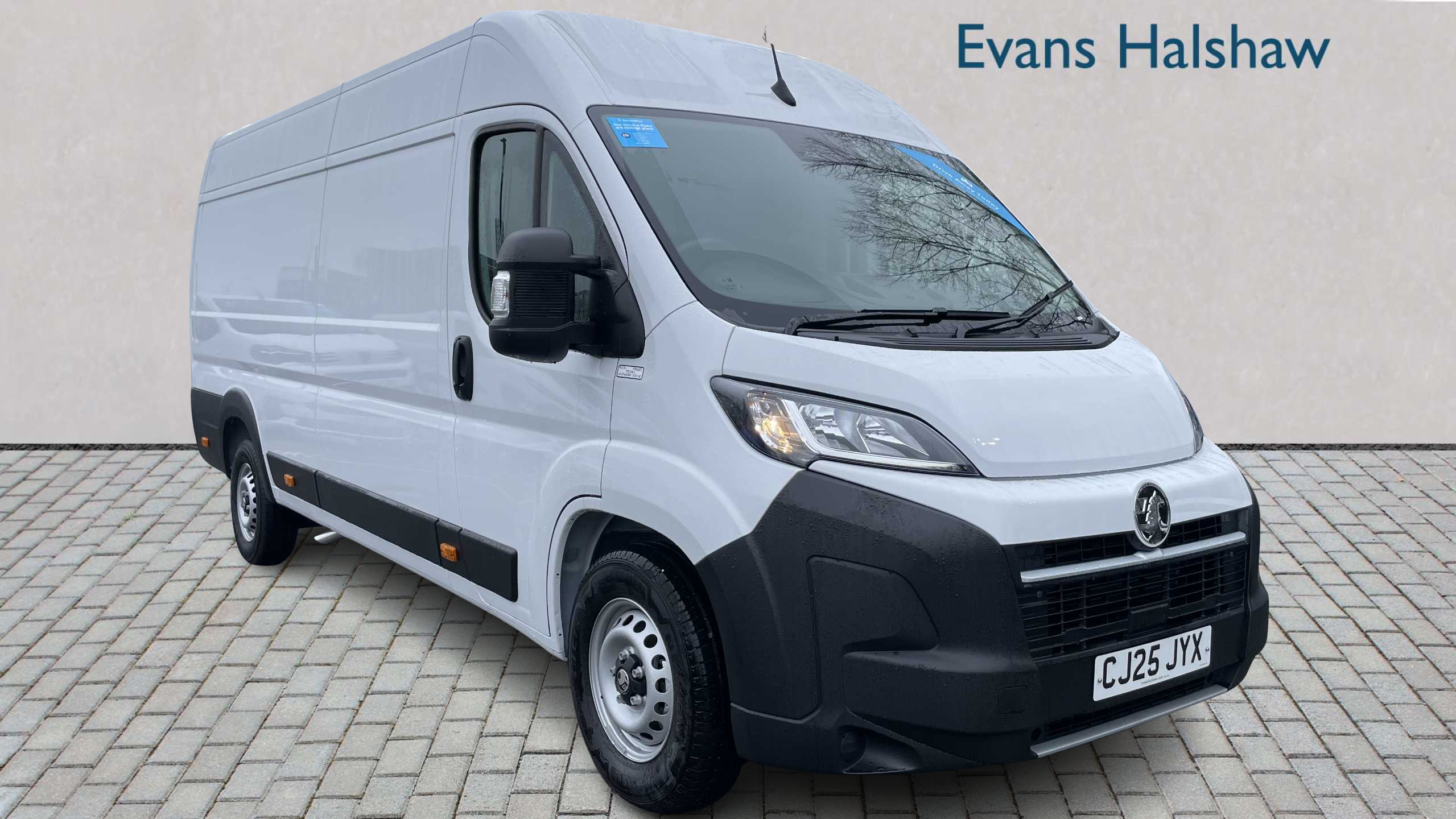 Main listing image - Vauxhall Movano