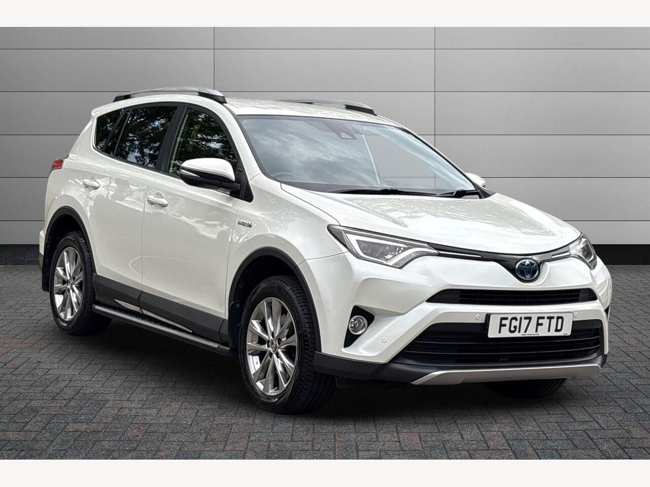 Main listing image - Toyota RAV4