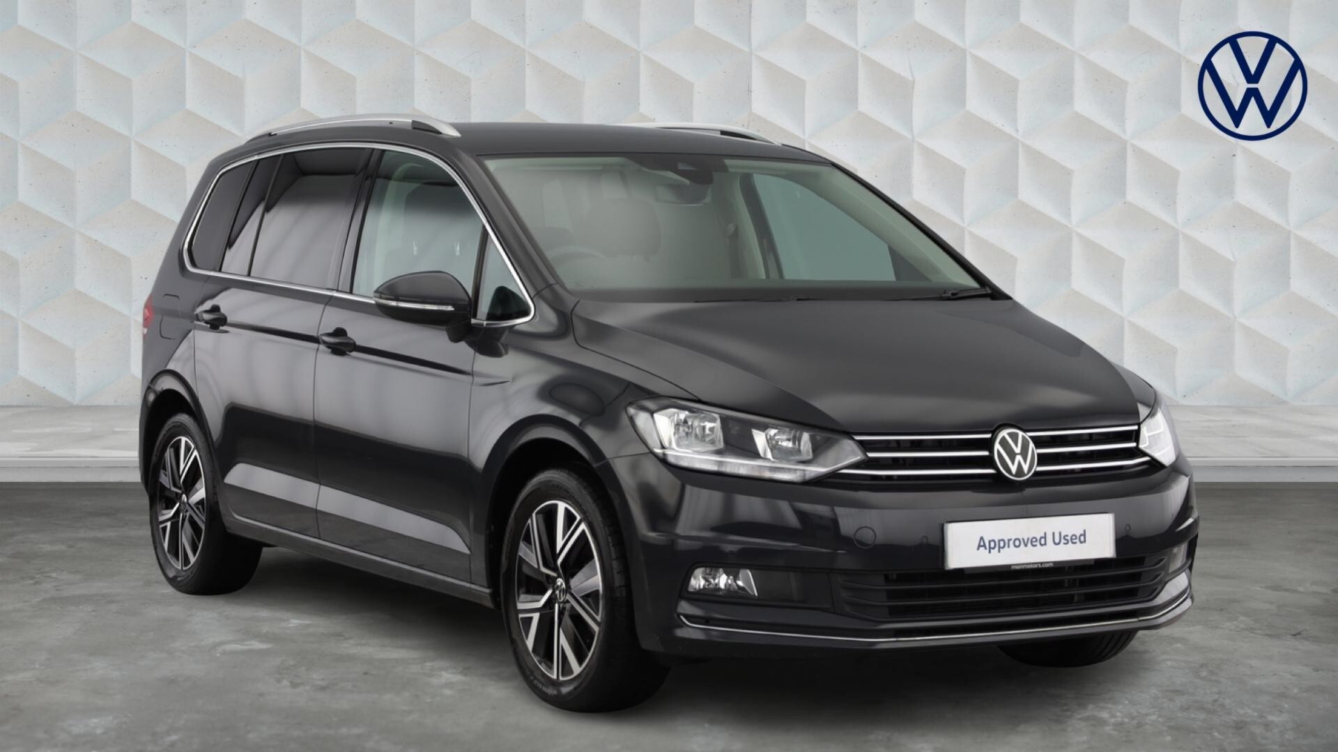 Main listing image - Volkswagen Touran