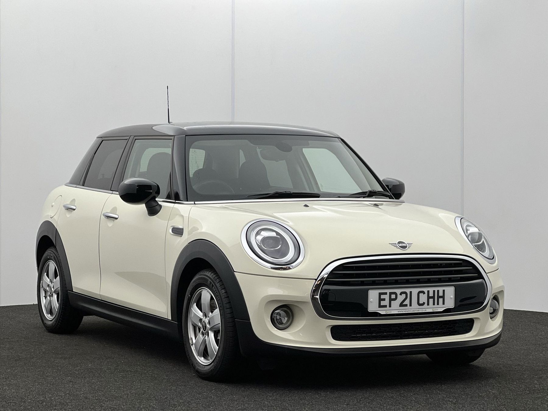 Main listing image - MINI Hatchback 5dr
