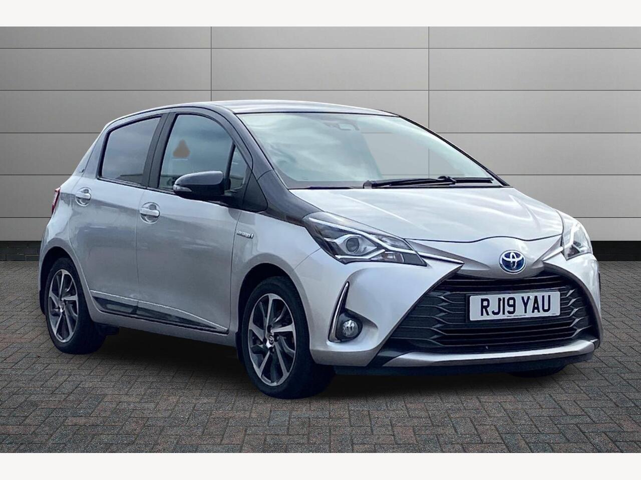 Main listing image - Toyota Yaris