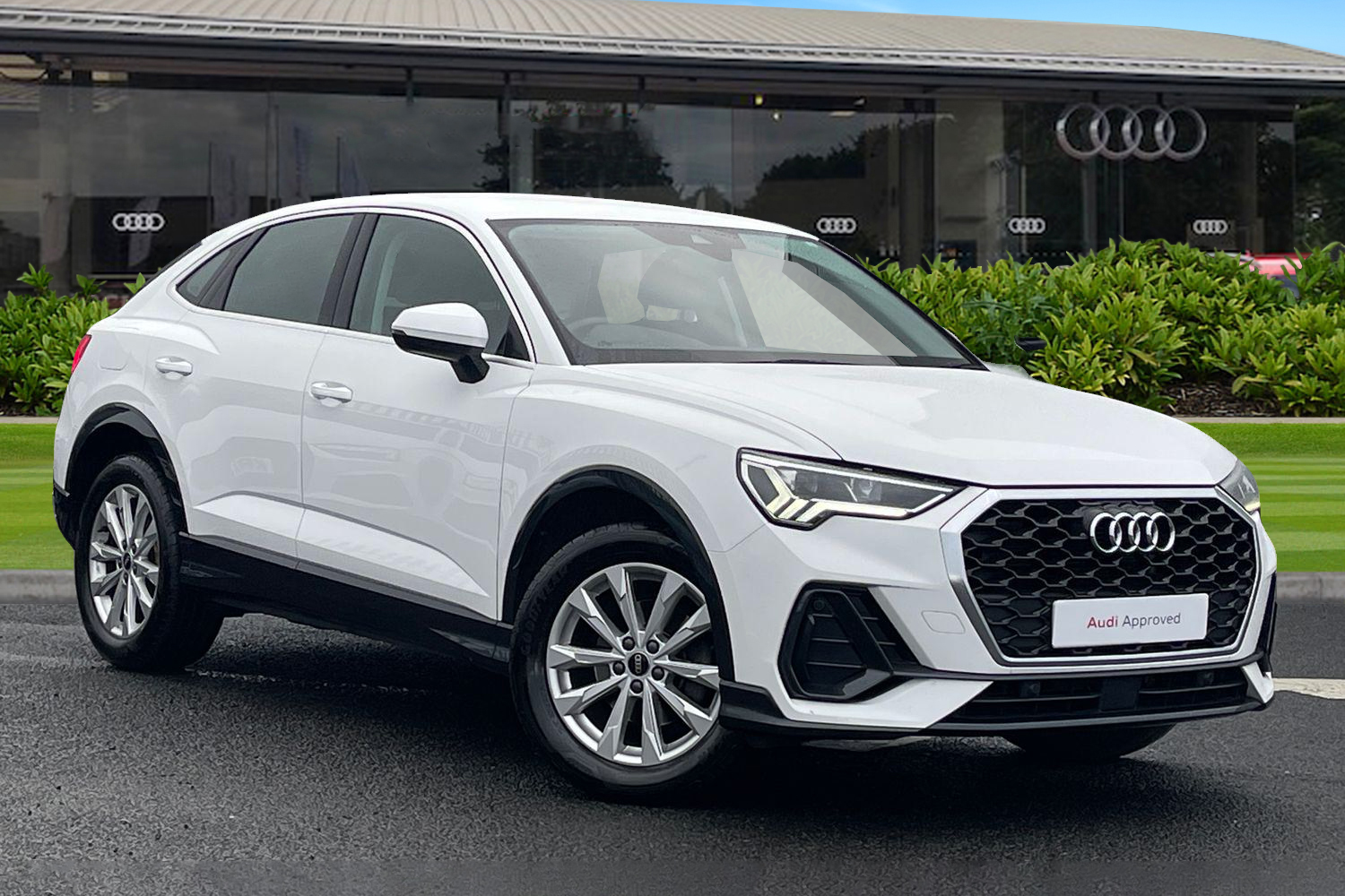 Main listing image - Audi Q3