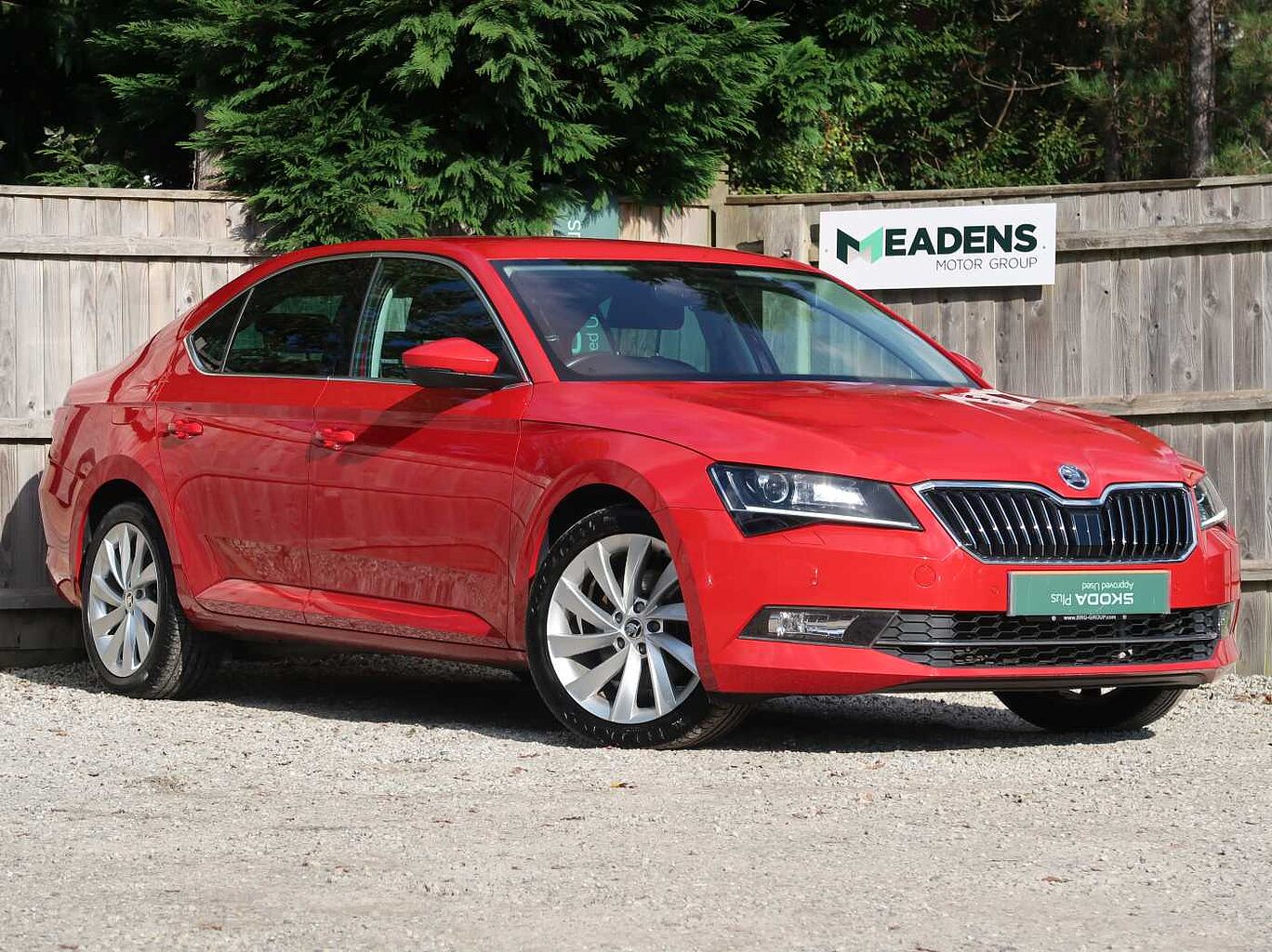 Main listing image - Skoda Superb