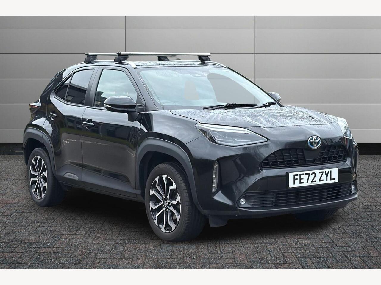 Main listing image - Toyota Yaris Cross