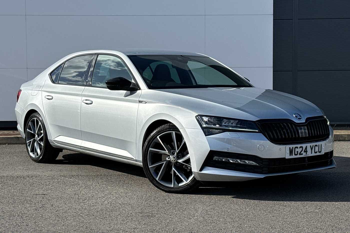 Main listing image - Skoda Superb