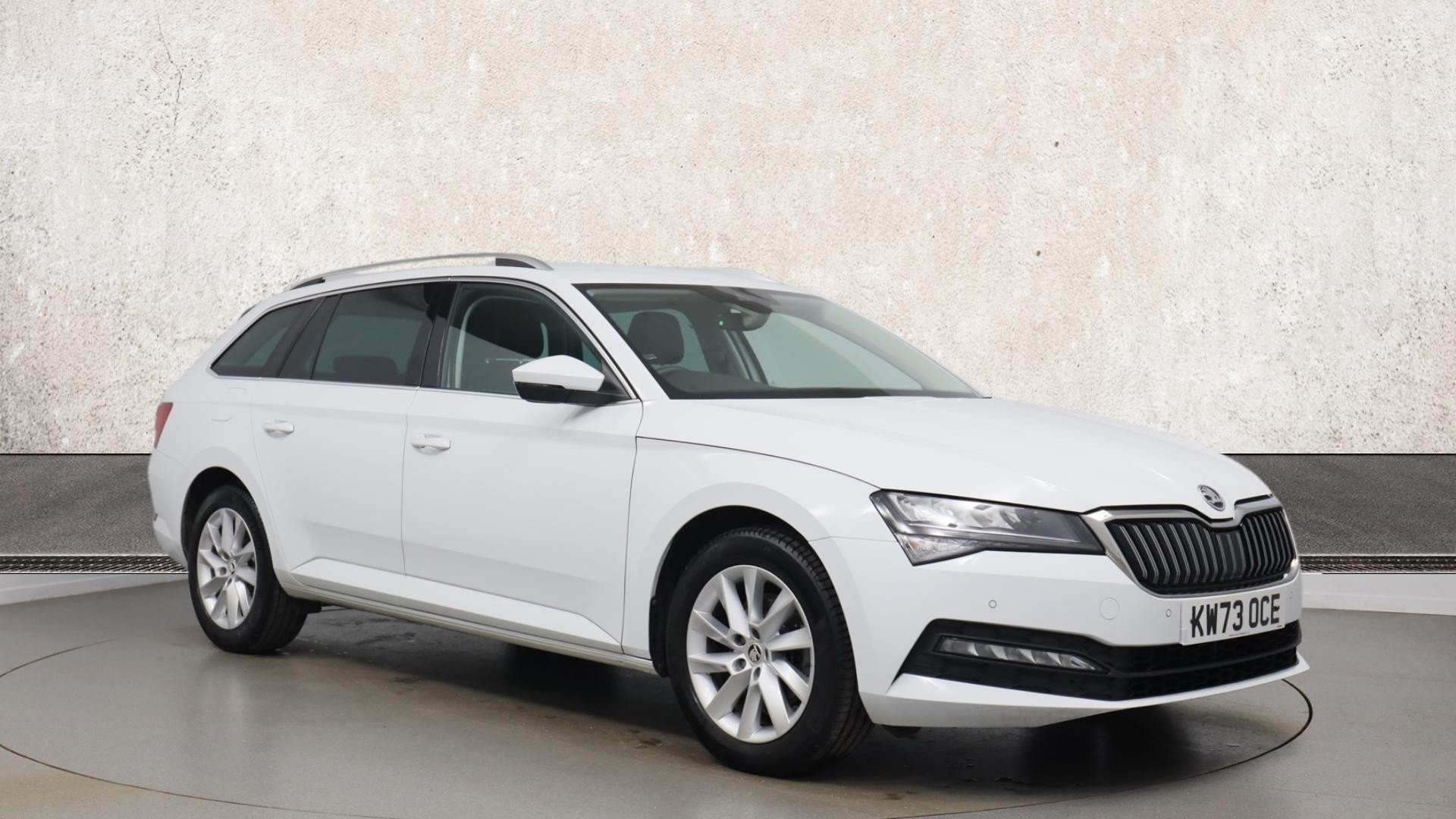 Main listing image - Skoda Superb Estate