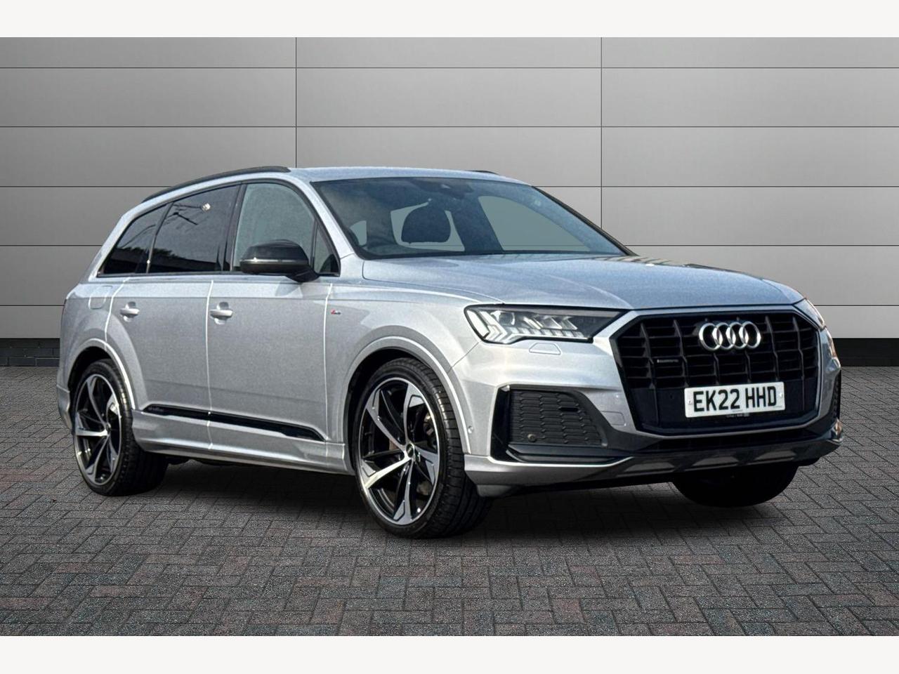 Main listing image - Audi Q7