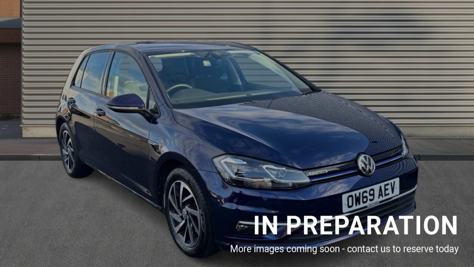 Main listing image - Volkswagen Golf