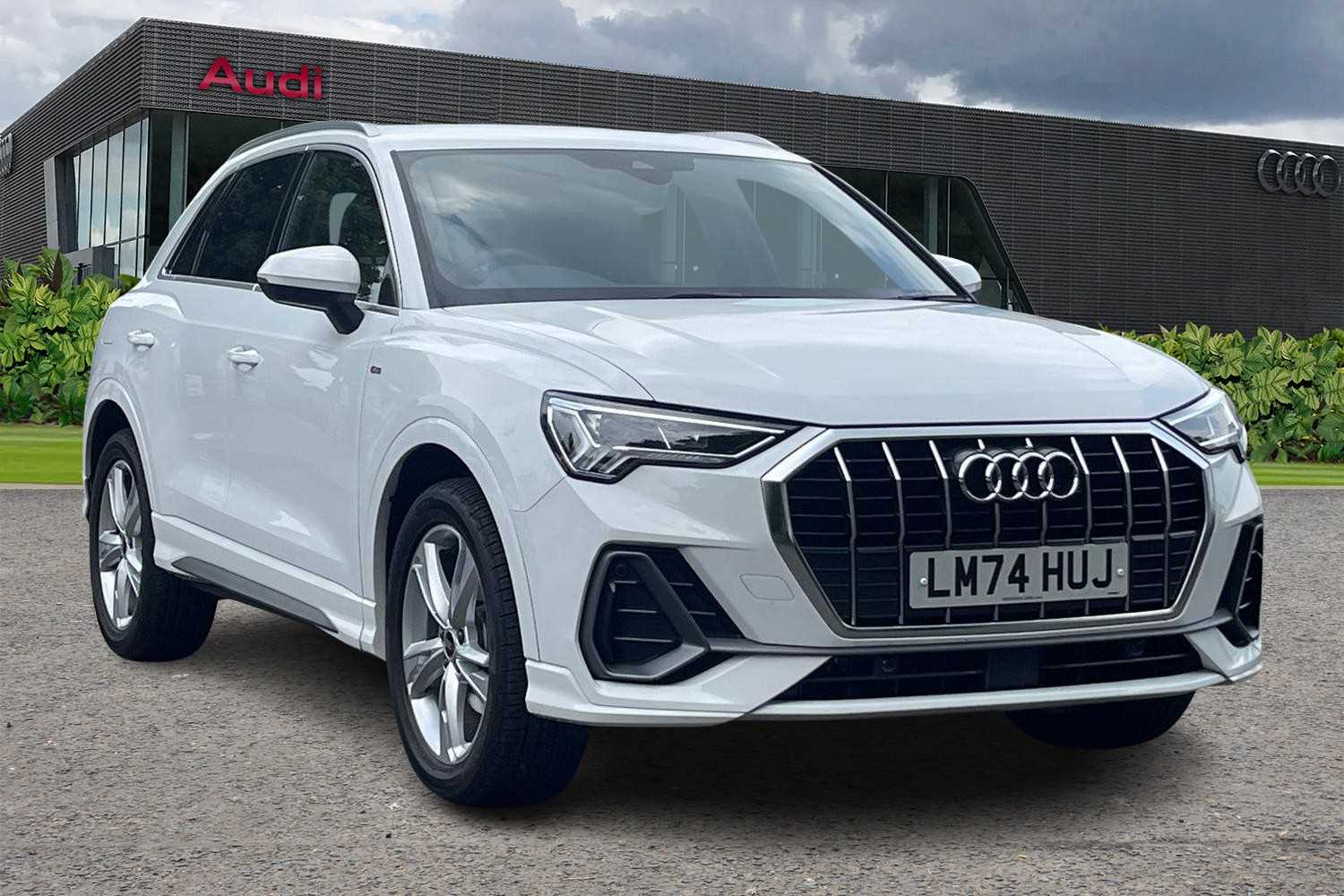 Main listing image - Audi Q3