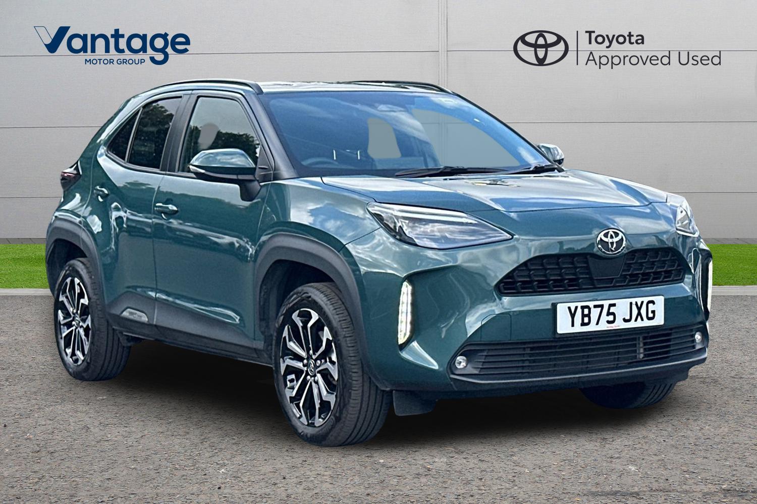 Main listing image - Toyota Yaris Cross