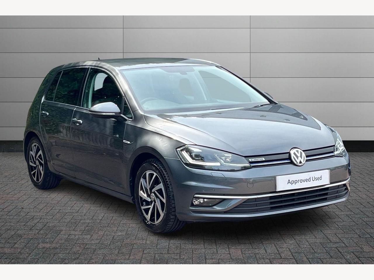 Main listing image - Volkswagen Golf