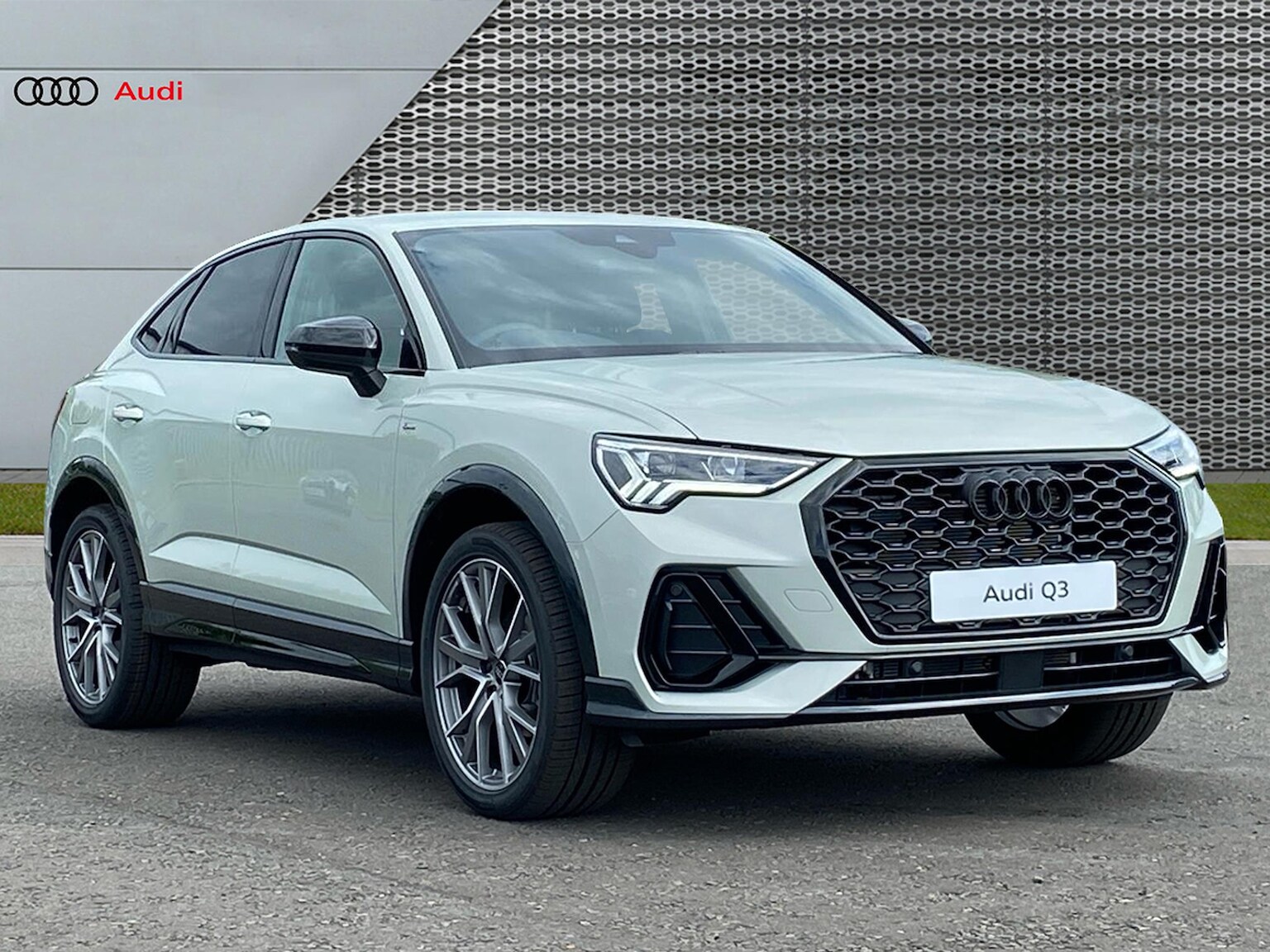 Main listing image - Audi Q3