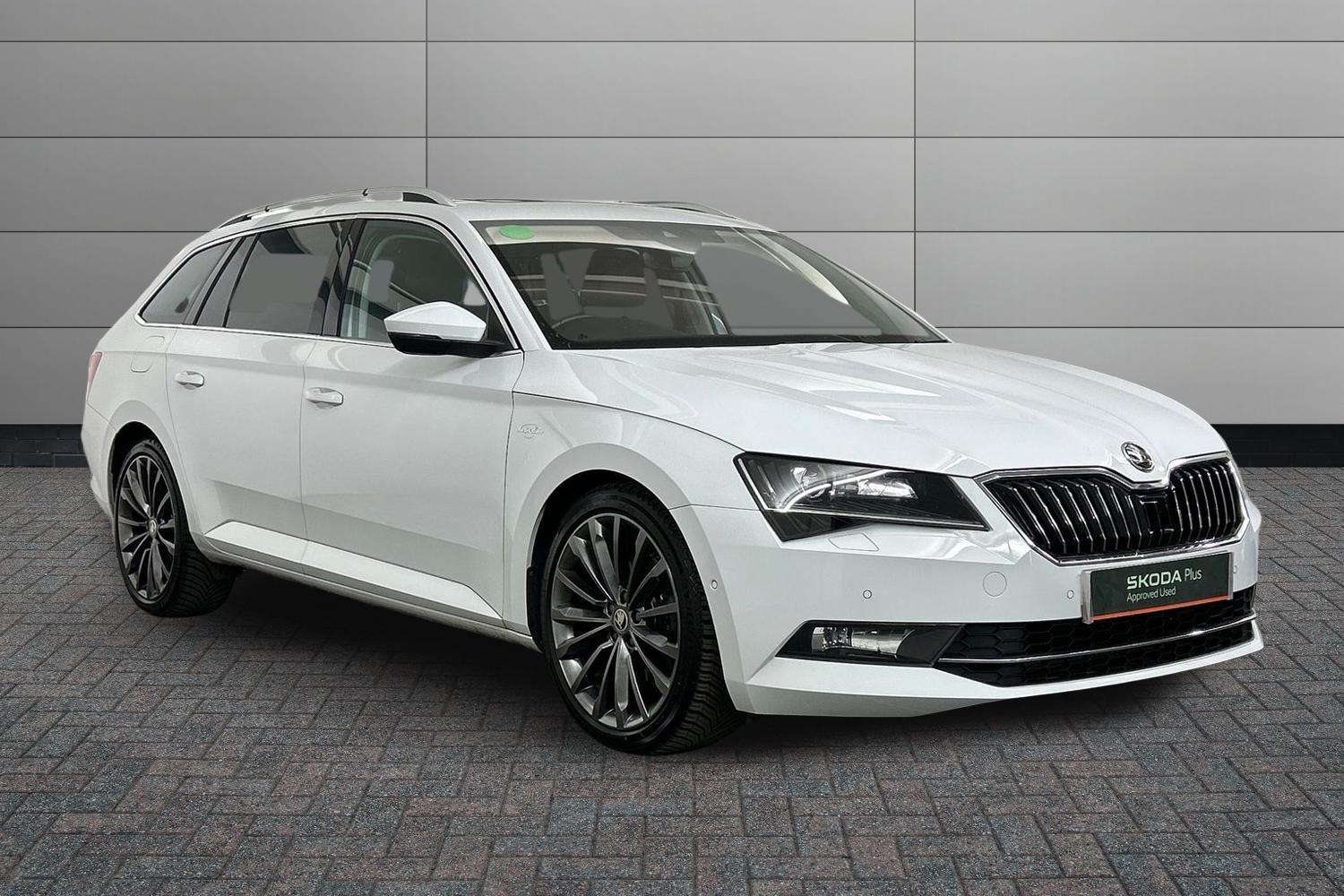 Main listing image - Skoda Superb