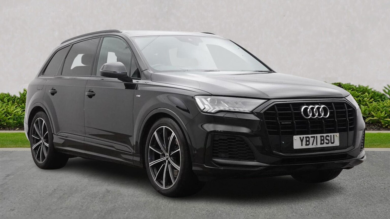 Main listing image - Audi Q7