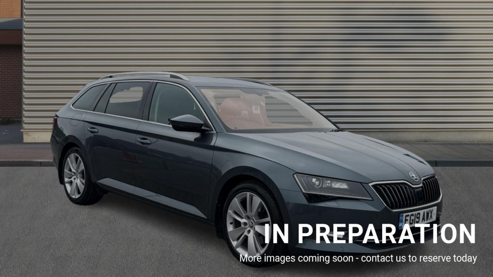 Main listing image - Skoda Superb Estate