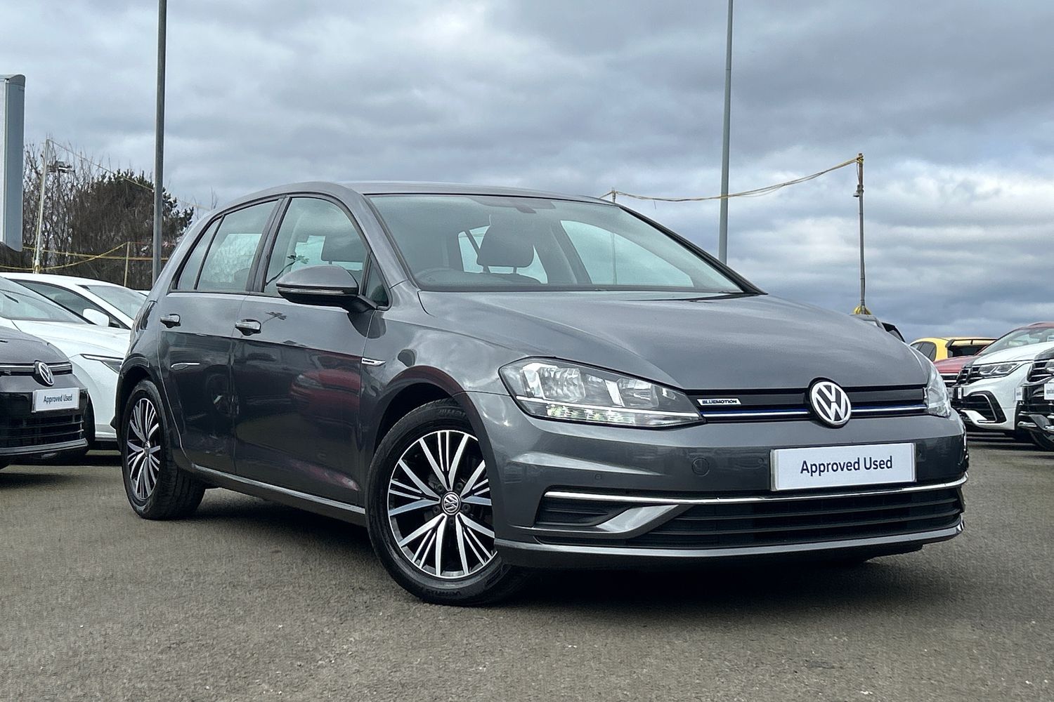 Main listing image - Volkswagen Golf
