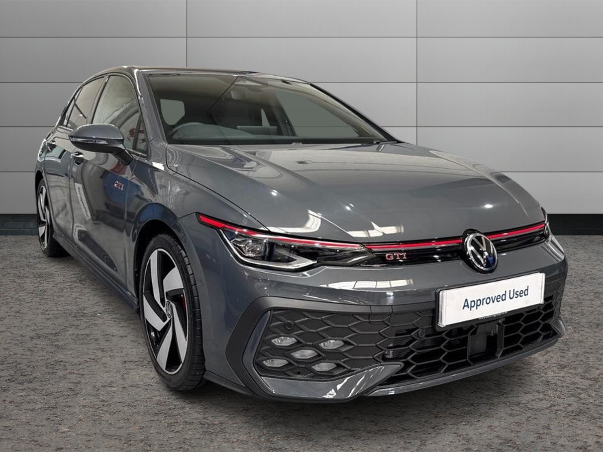 Main listing image - Volkswagen Golf