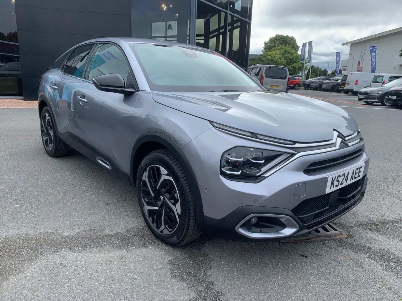 Main listing image - Citroen C4