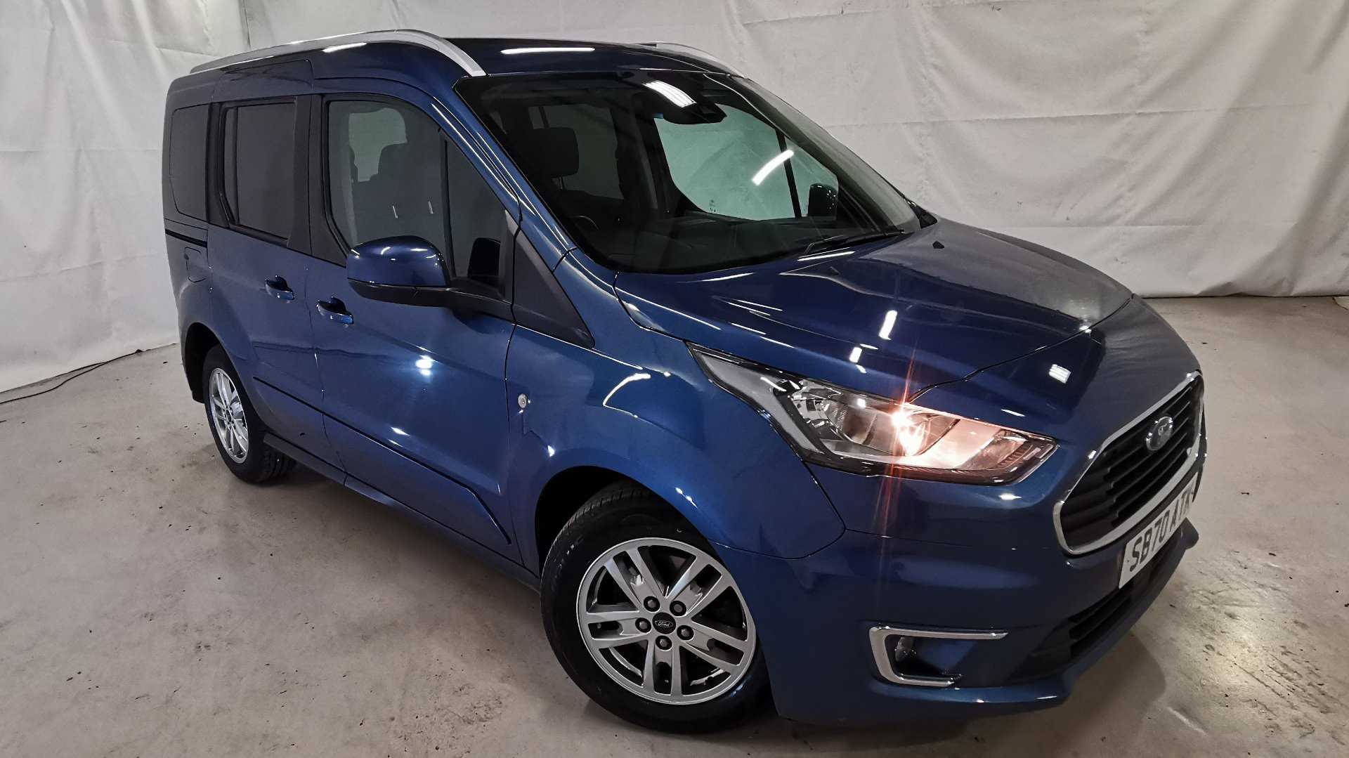 Main listing image - Ford Tourneo Connect