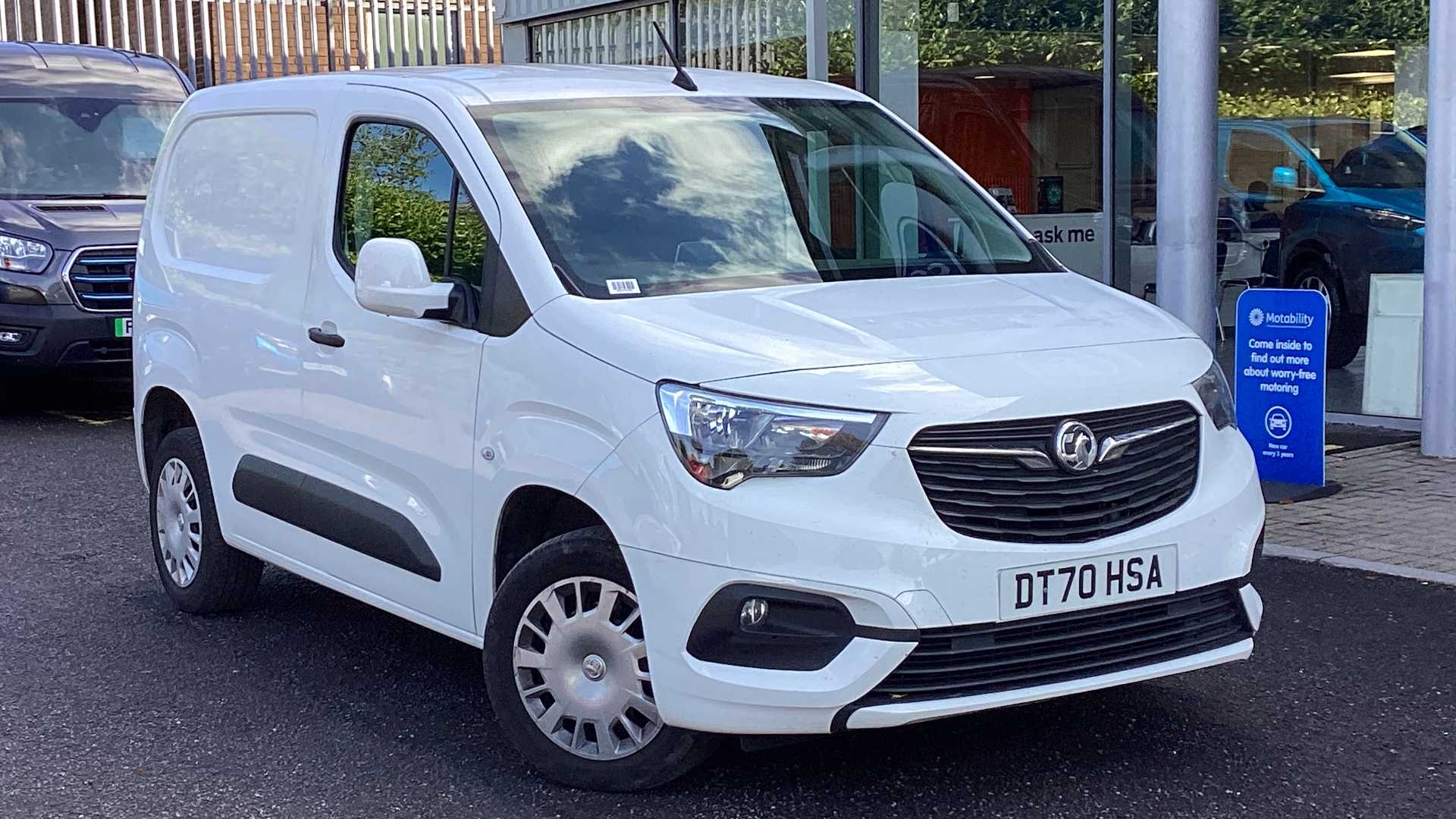 Main listing image - Vauxhall Combo Cargo