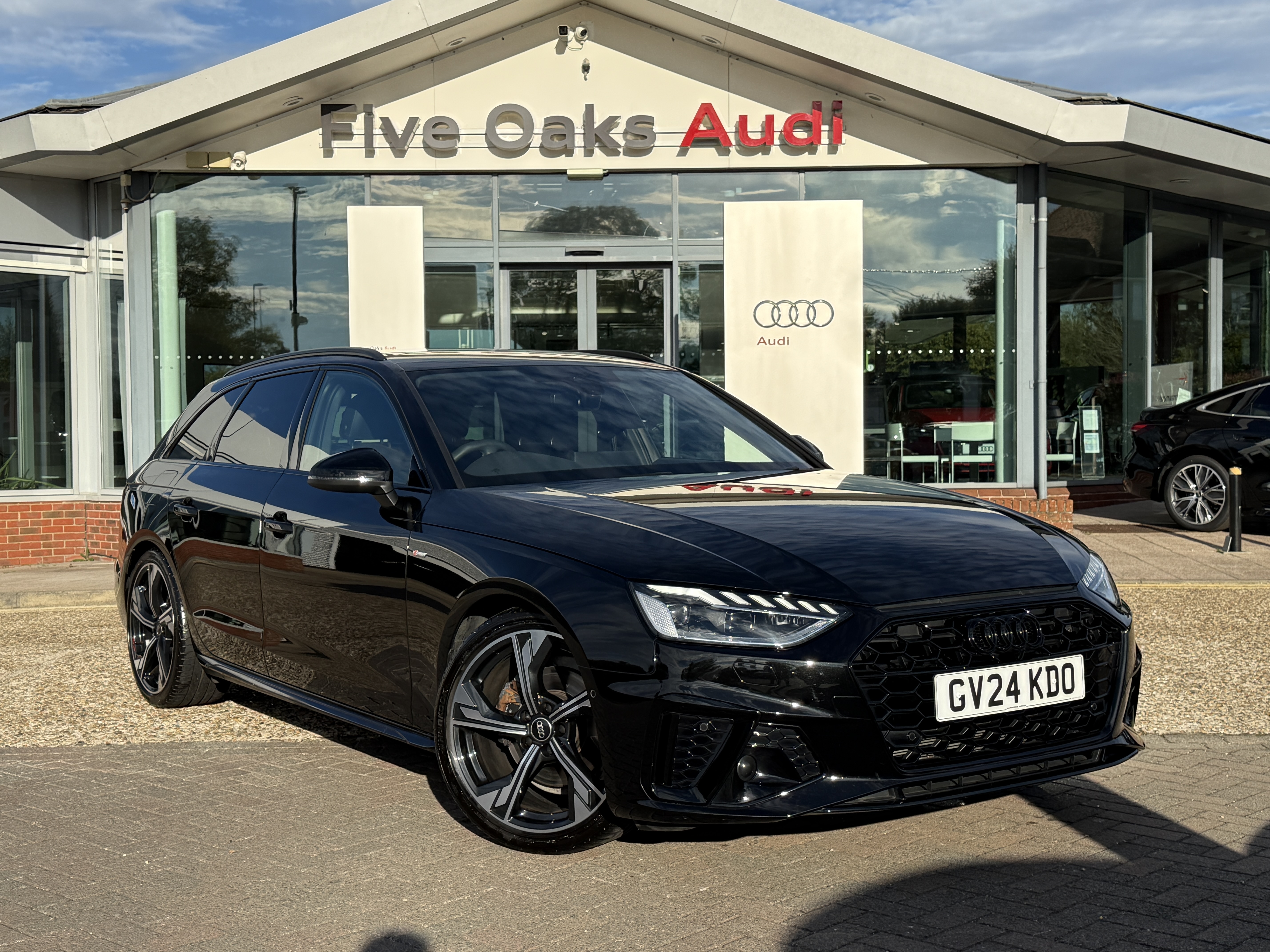 Main listing image - Audi A4