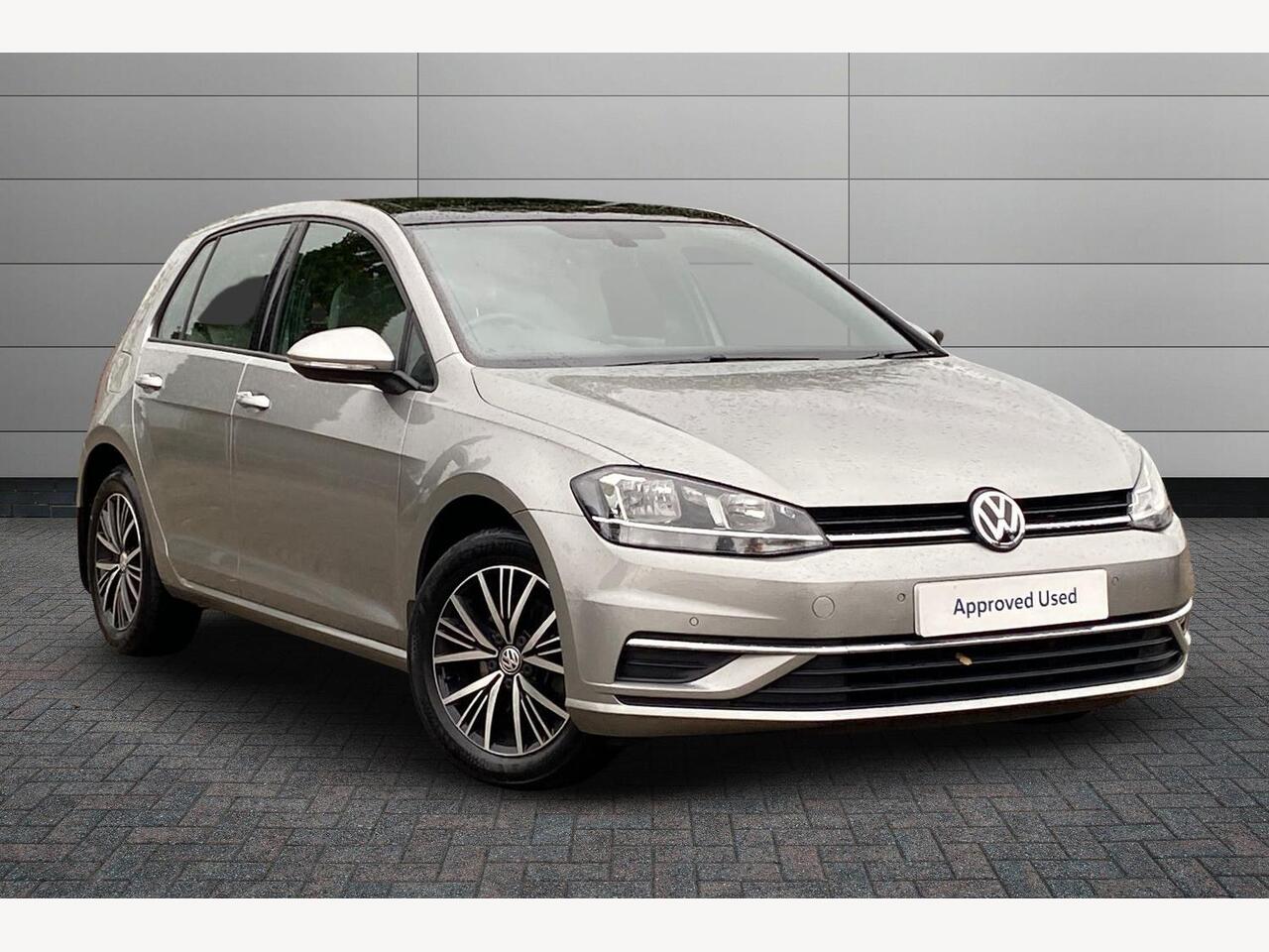 Main listing image - Volkswagen Golf