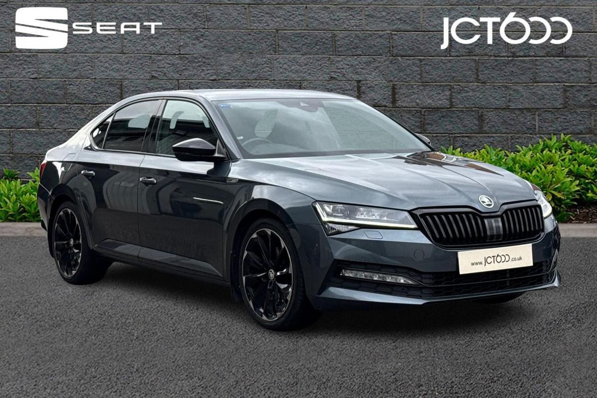 Main listing image - Skoda Superb