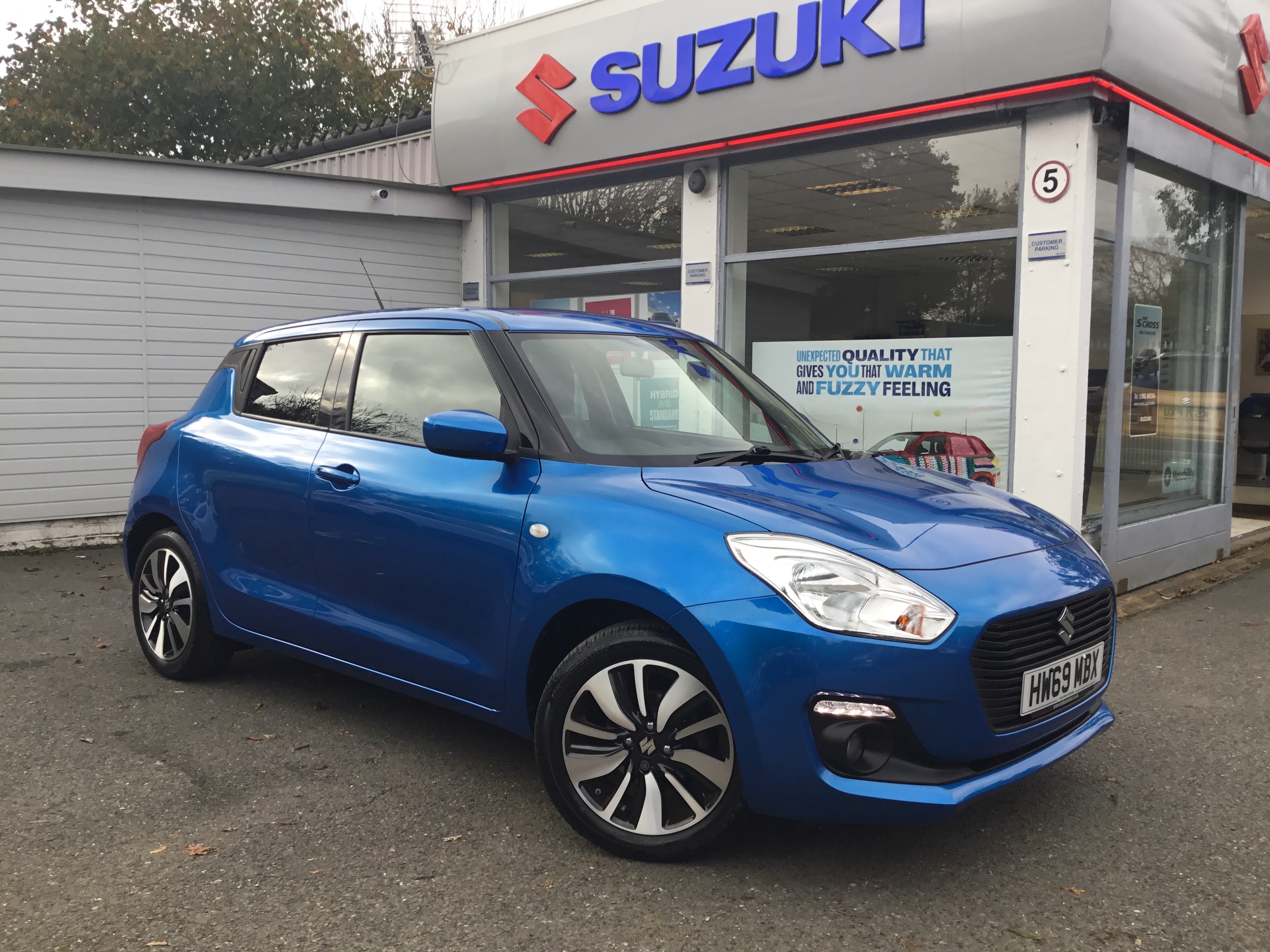 Main listing image - Suzuki Swift