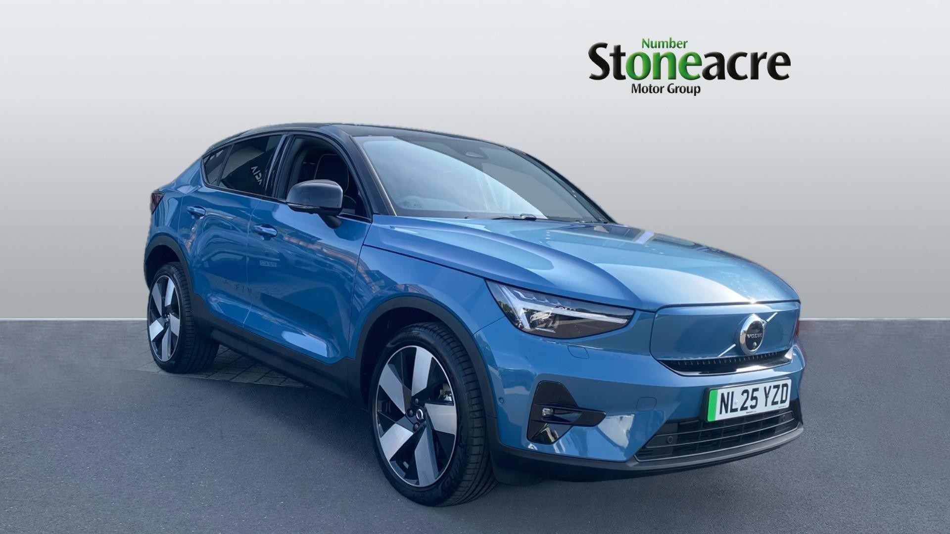 Main listing image - Volvo Ex40