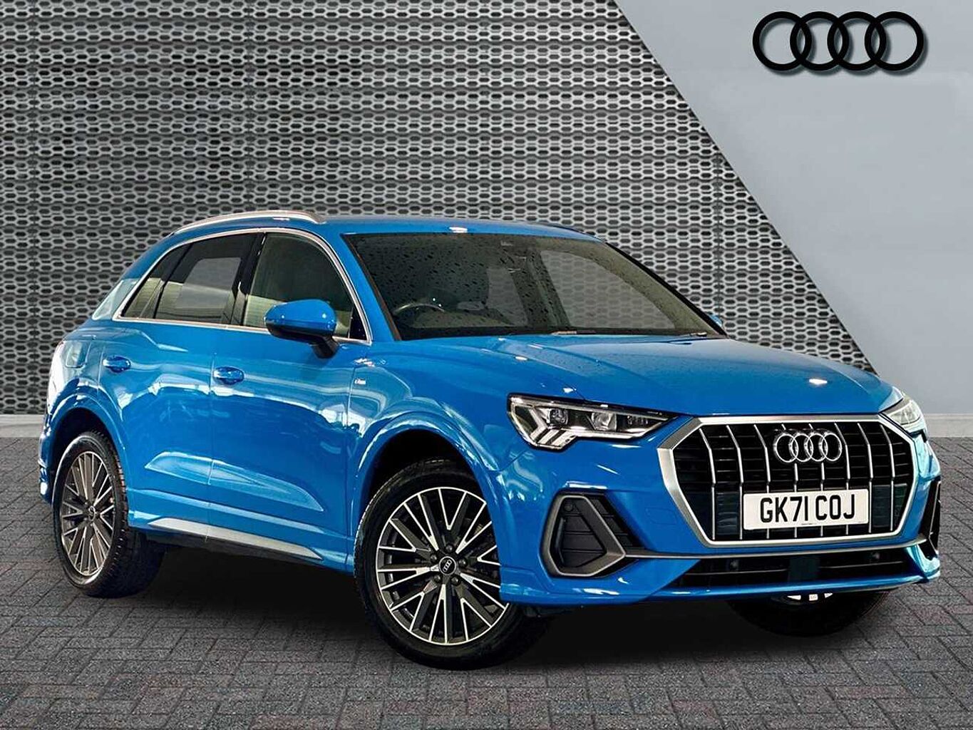 Main listing image - Audi Q3