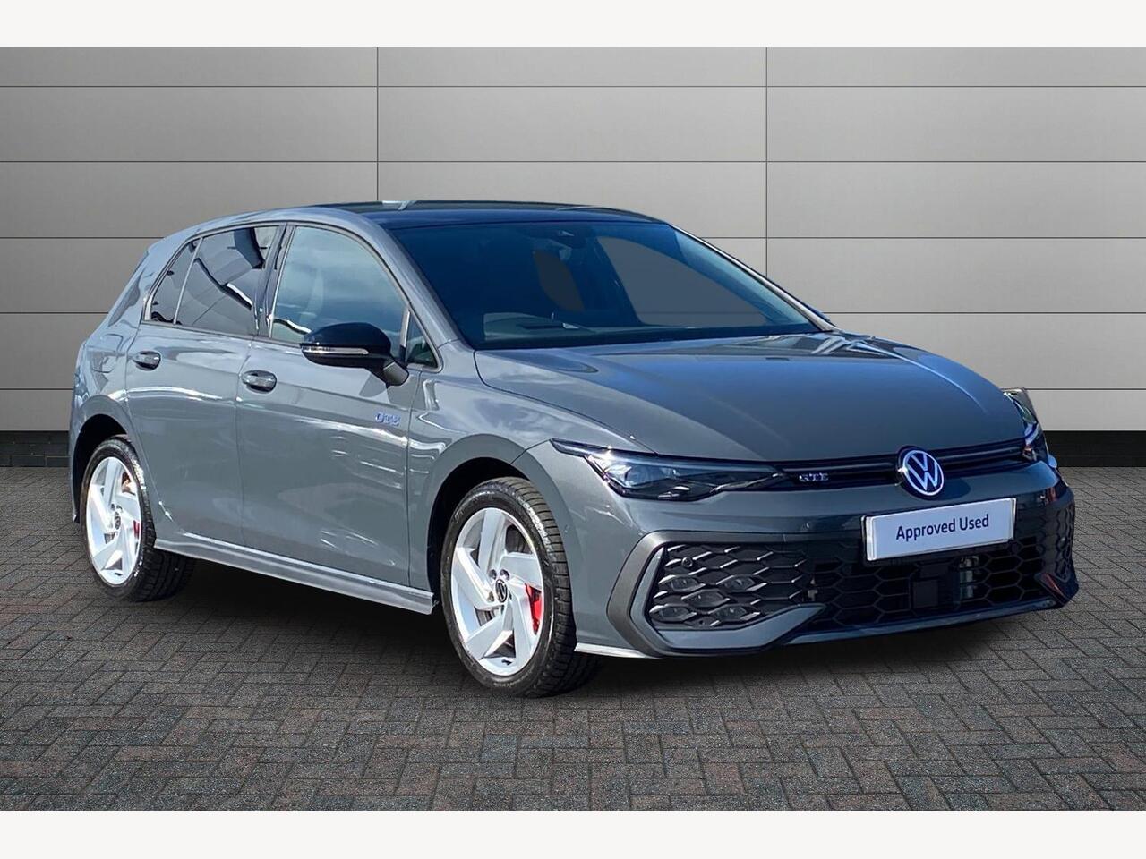 Main listing image - Volkswagen Golf GTE