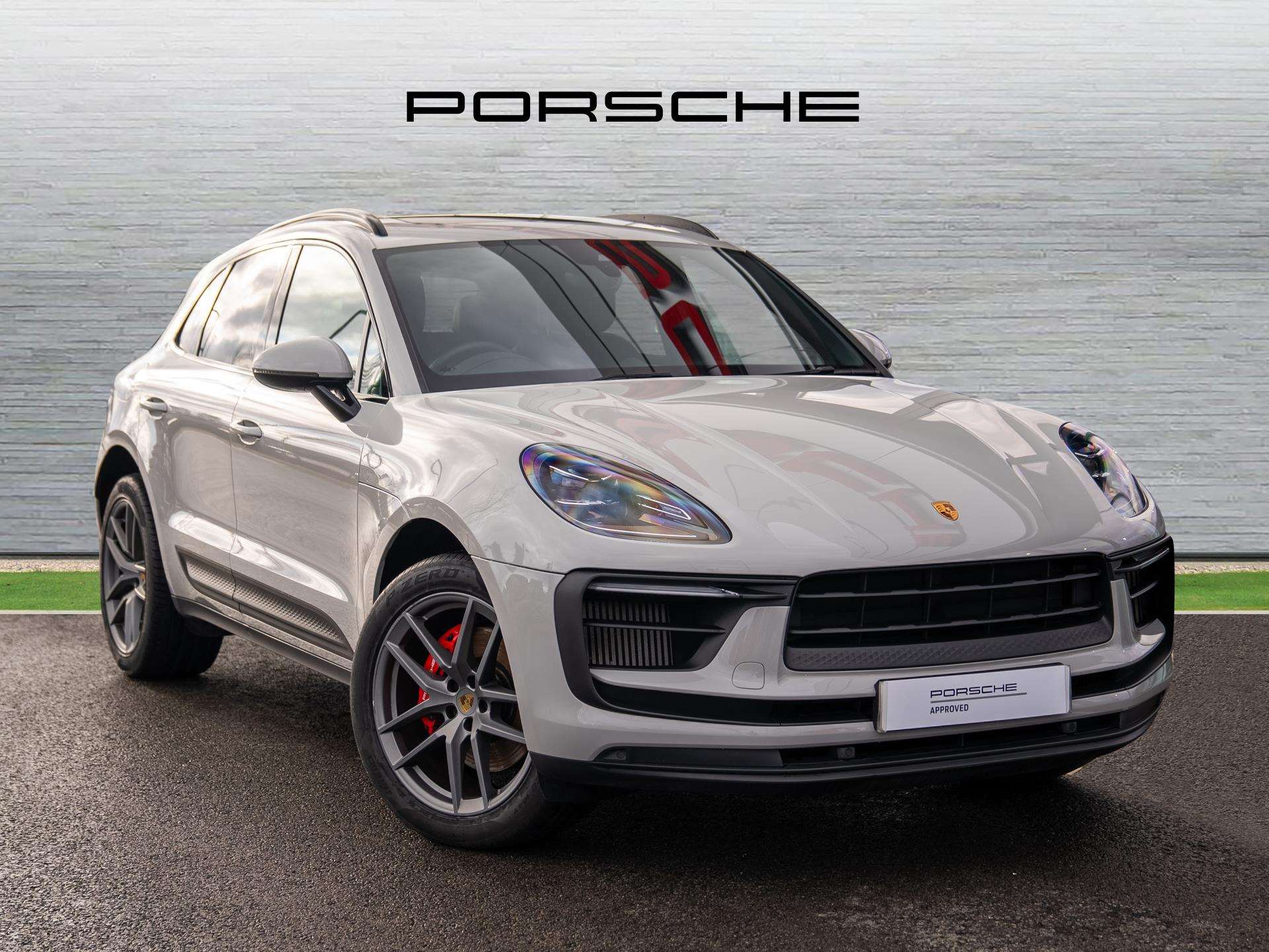 Main listing image - Porsche Macan