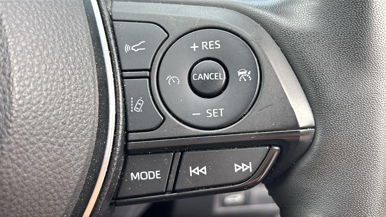 Main listing image - Toyota RAV4