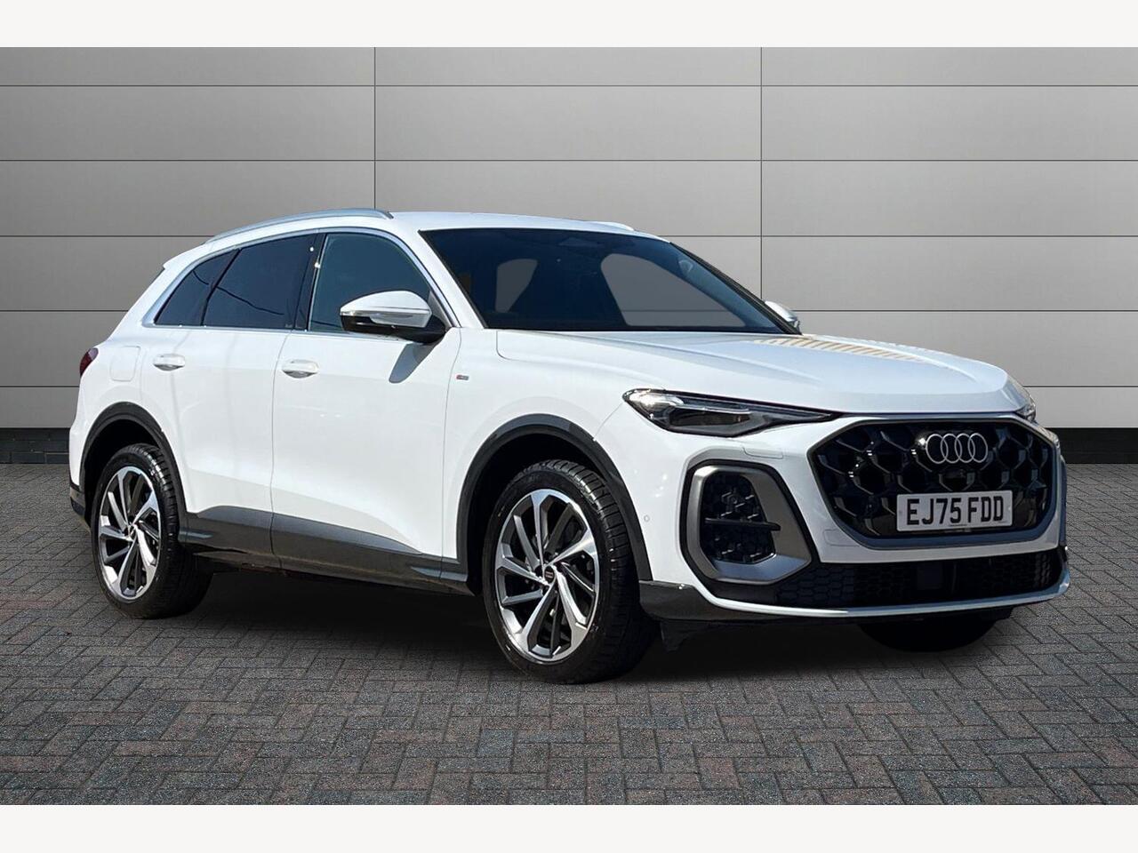 Main listing image - Audi Q5
