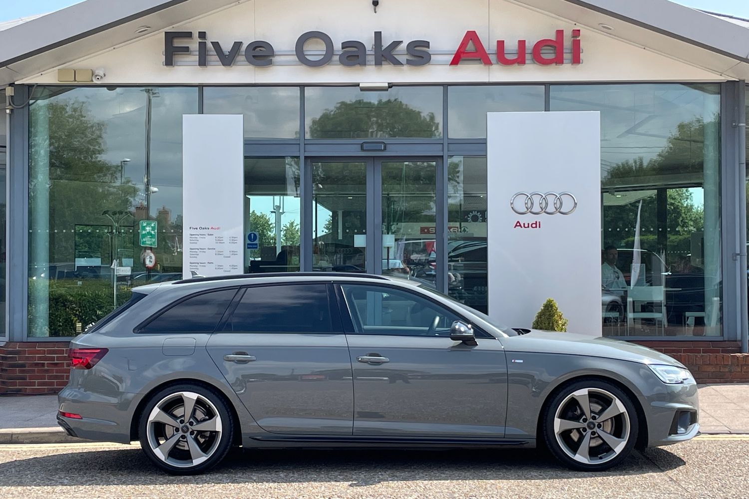 Main listing image - Audi A4 Avant