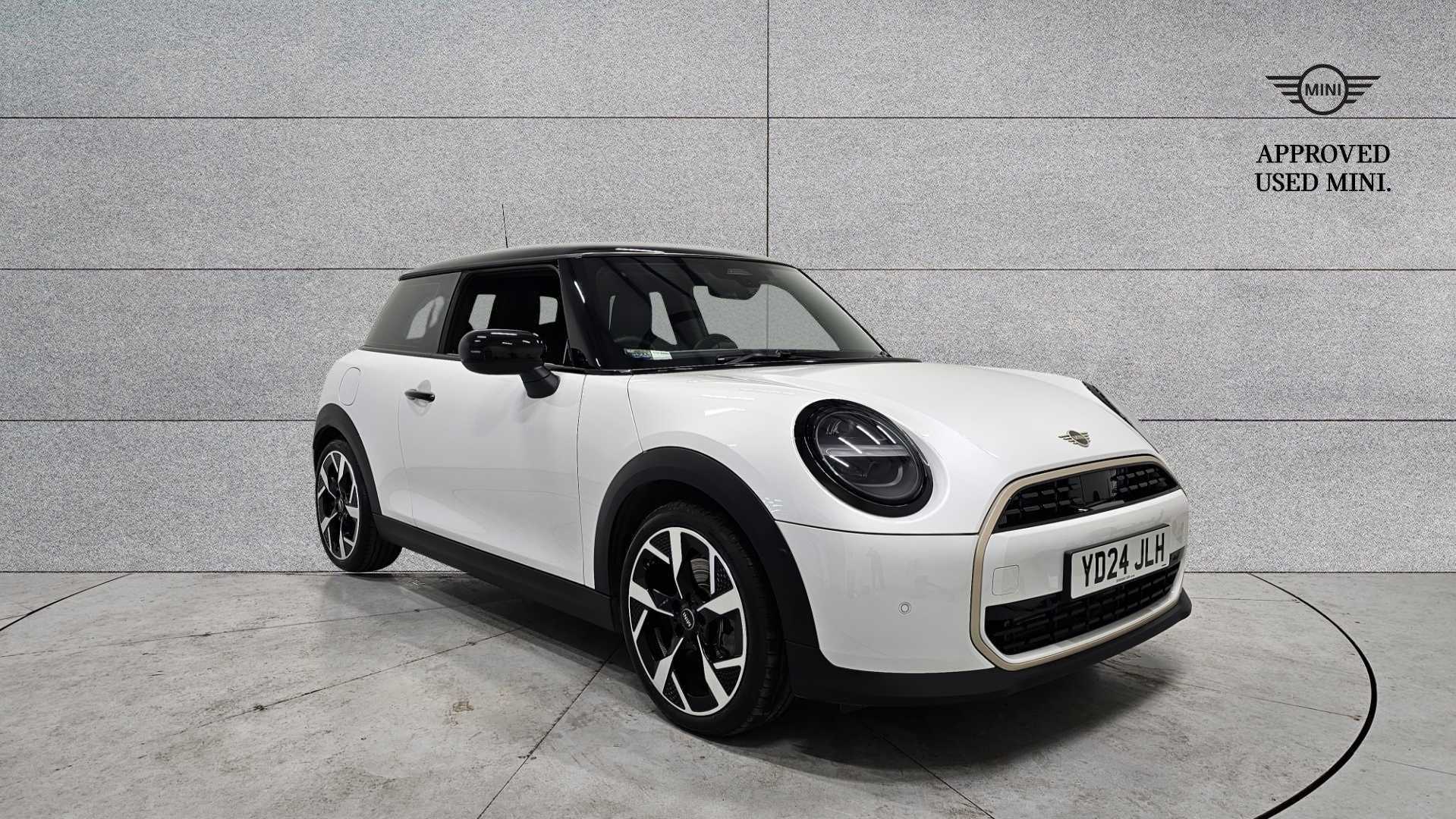 Main listing image - MINI Hatchback