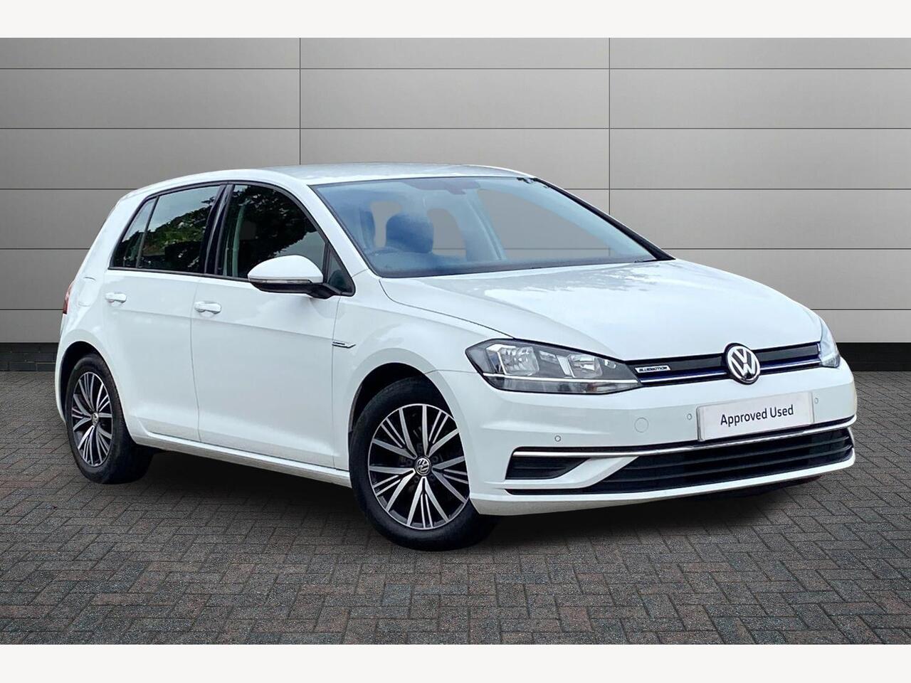 Main listing image - Volkswagen Golf