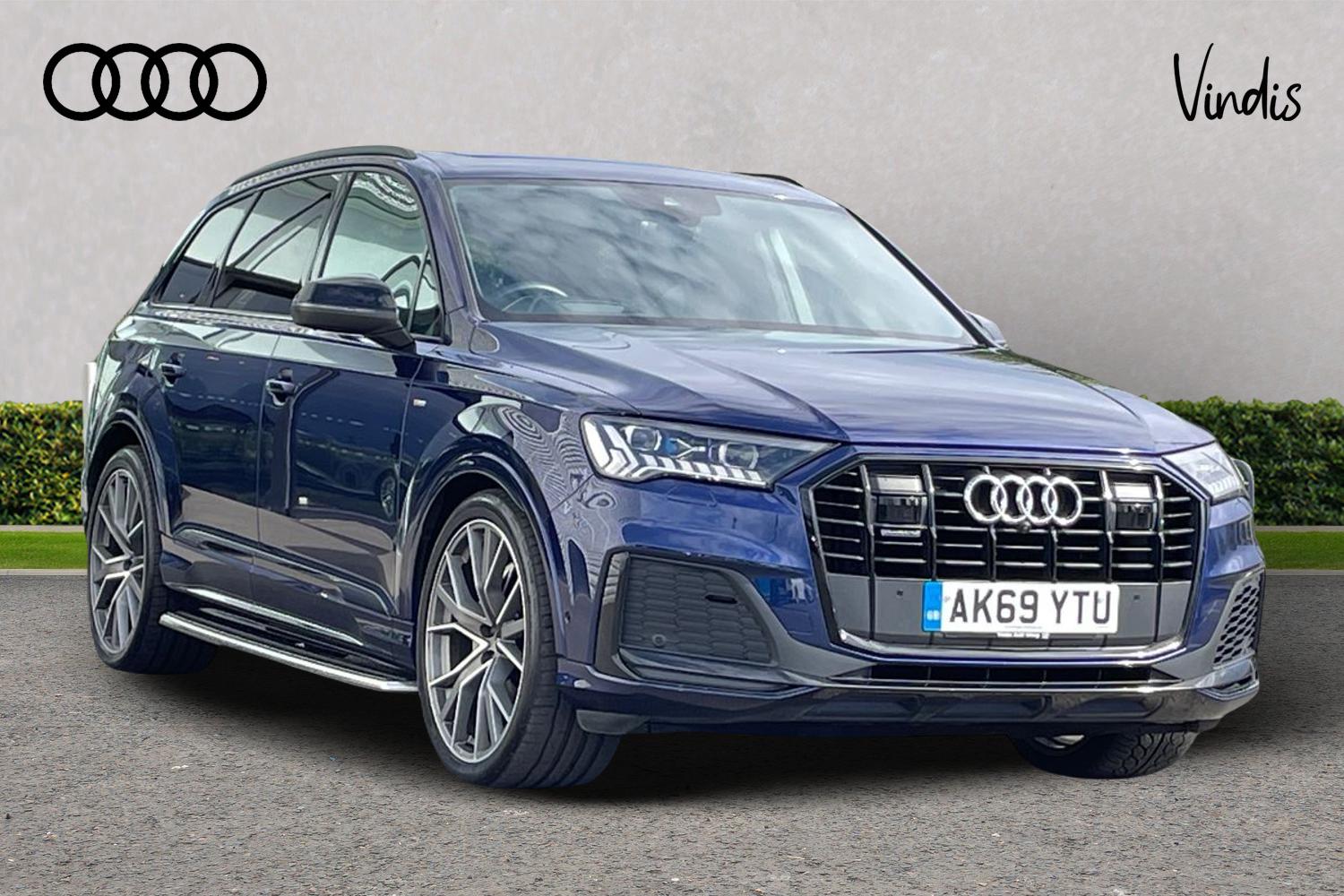Main listing image - Audi Q7