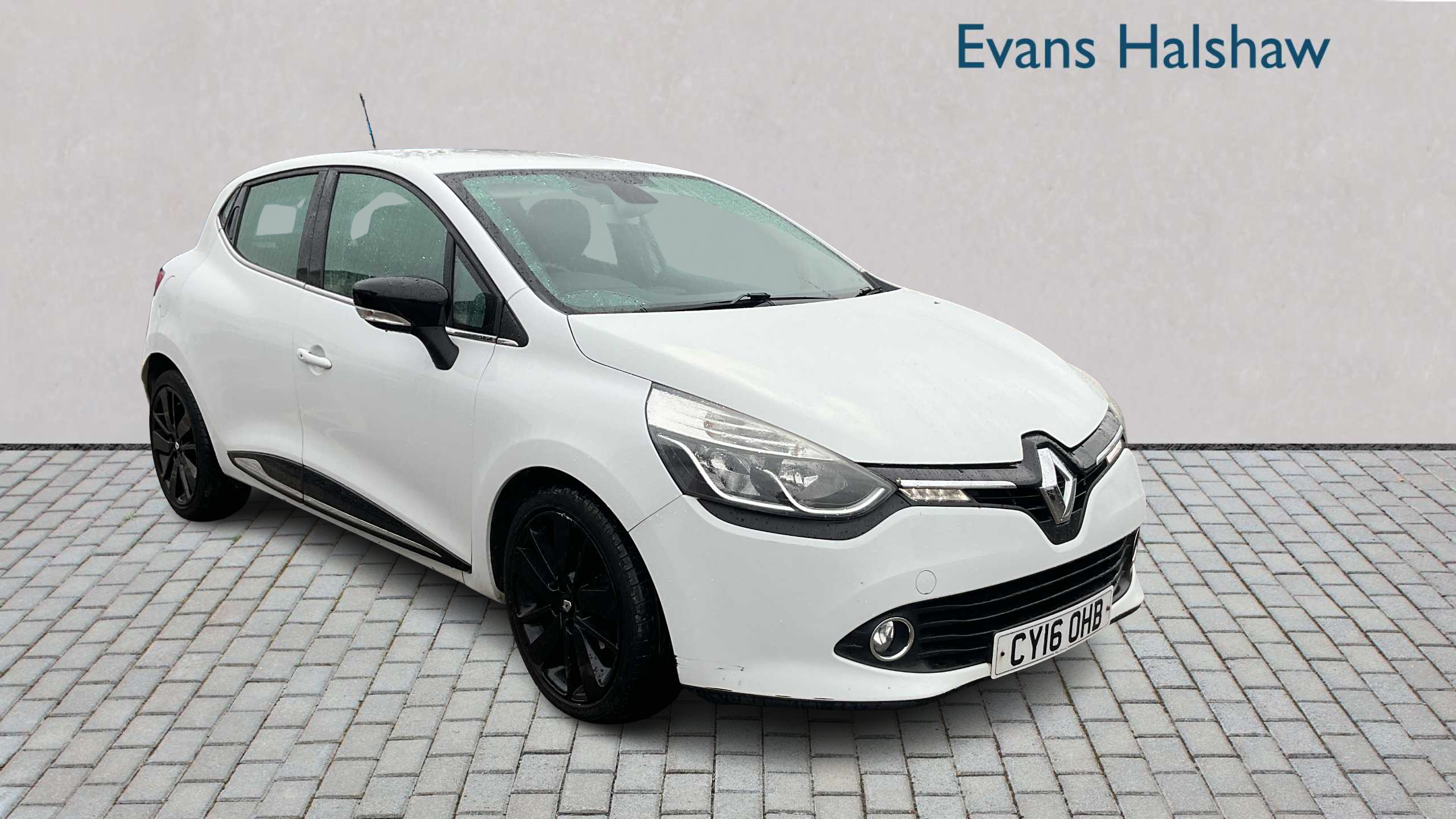 Main listing image - Renault Clio